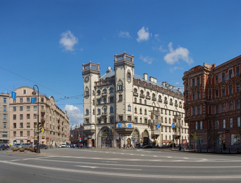 Петербургский театр создаст первый в России NFT-спектакль