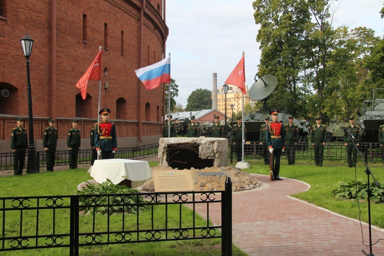 Мемориальный комплекс открыли в Музее артиллерии в Петербурге