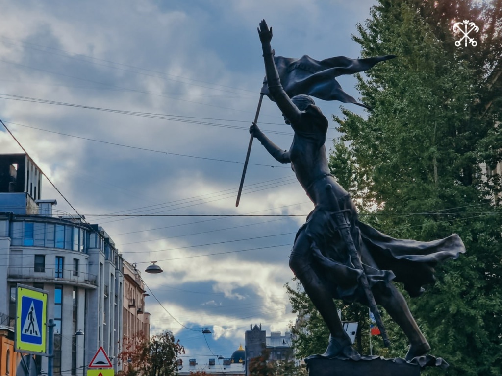 В Петербурге открыли памятник Жанне д’Арк